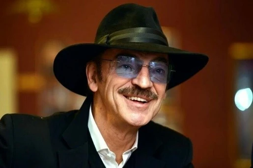 Актер 2